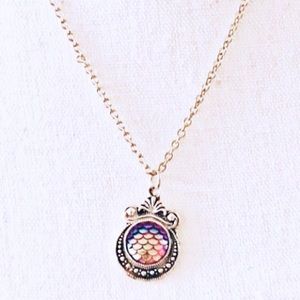 ⭐️ Red Iridescent Scale Necklace ⭐️ 2 for 15